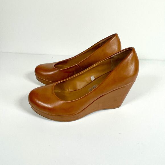 A.n.a Women’s Kenny Wedge Heel Tan Cognac Color Size 6.5 Vegan - Picture 2 of 11